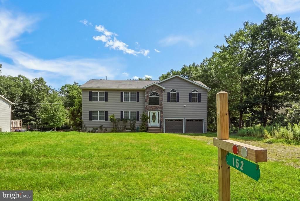 152 GRANITE ROAD , LONG POND, PA 18334