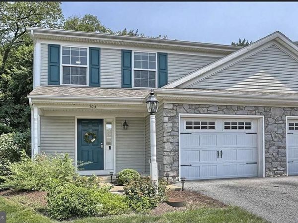 704 WINDING LANE, HARRISBURG, PA 17111