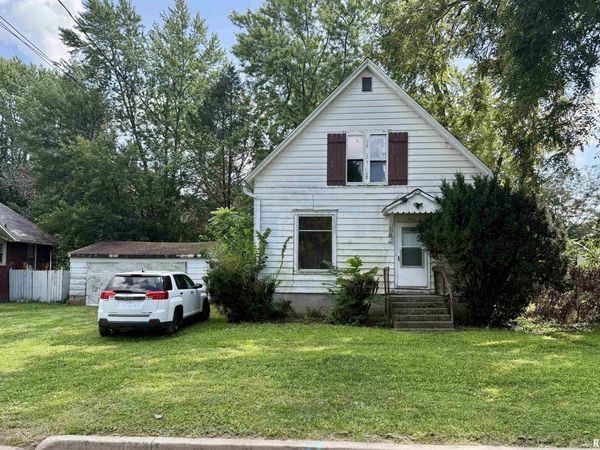 260 W 1ST Street, Galesburg, IL 61401