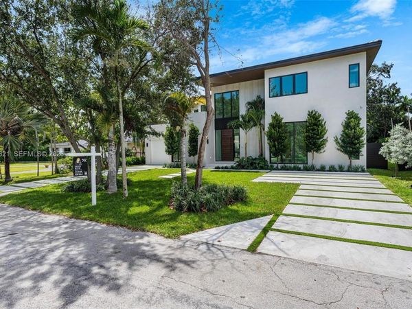 970 NE 92nd St , Miami Shores, FL 33138