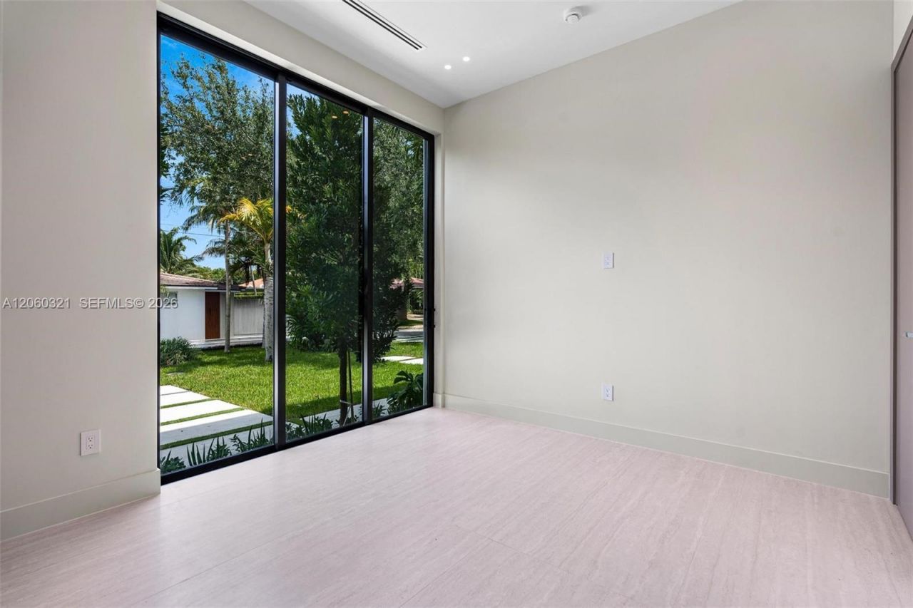970 NE 92nd St, Miami Shores, FL 33138 Photo