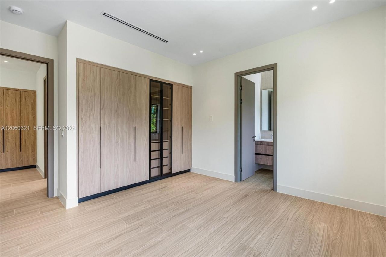 970 NE 92nd St, Miami Shores, FL 33138 Photo