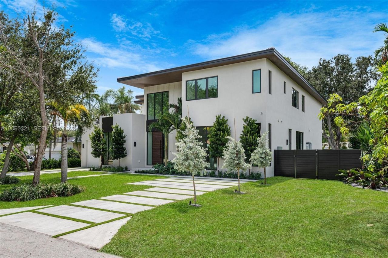 970 NE 92nd St, Miami Shores, FL 33138 Photo