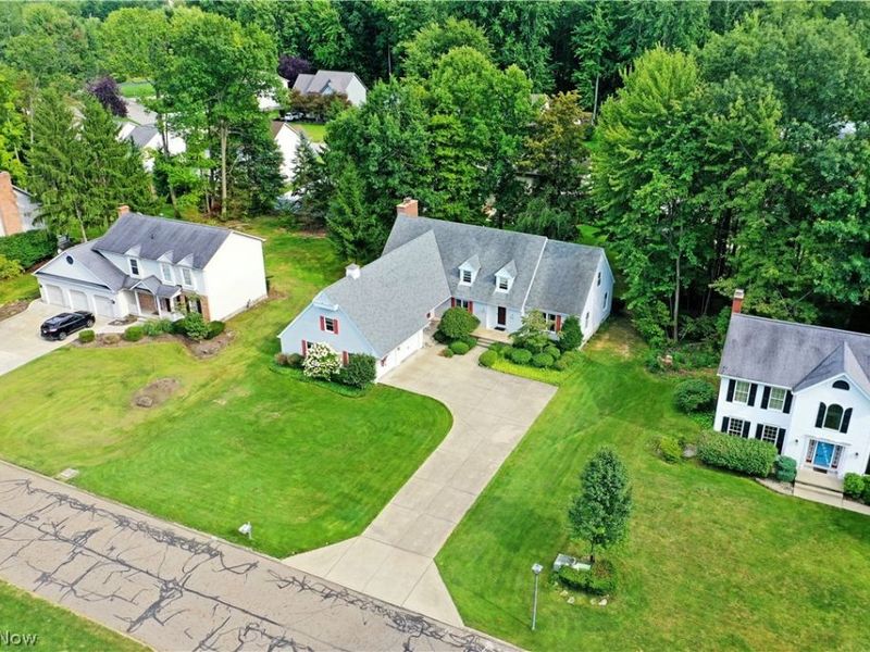 116 Beechwood Drive, Cortland, OH 44410 Photo 2