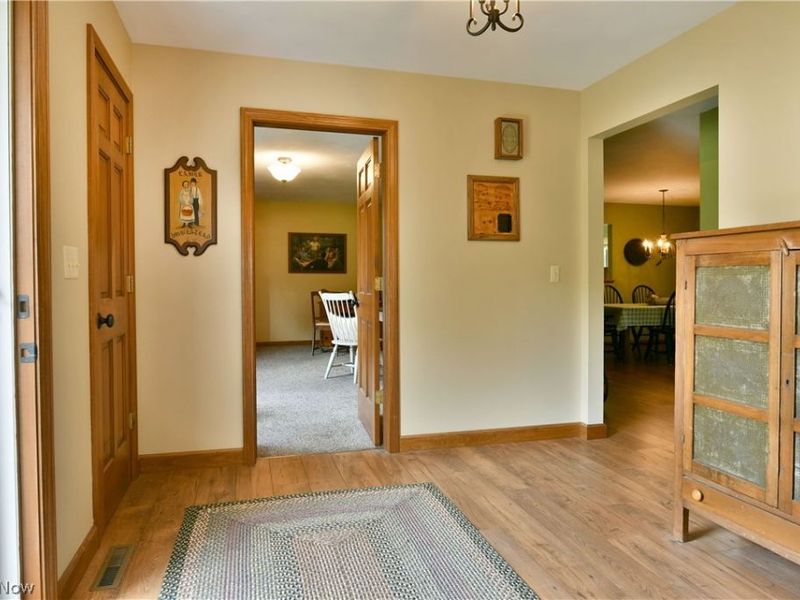 116 Beechwood Drive, Cortland, OH 44410 Photo 6