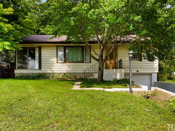 1012 Elder Avenue , McHenry, IL 60051