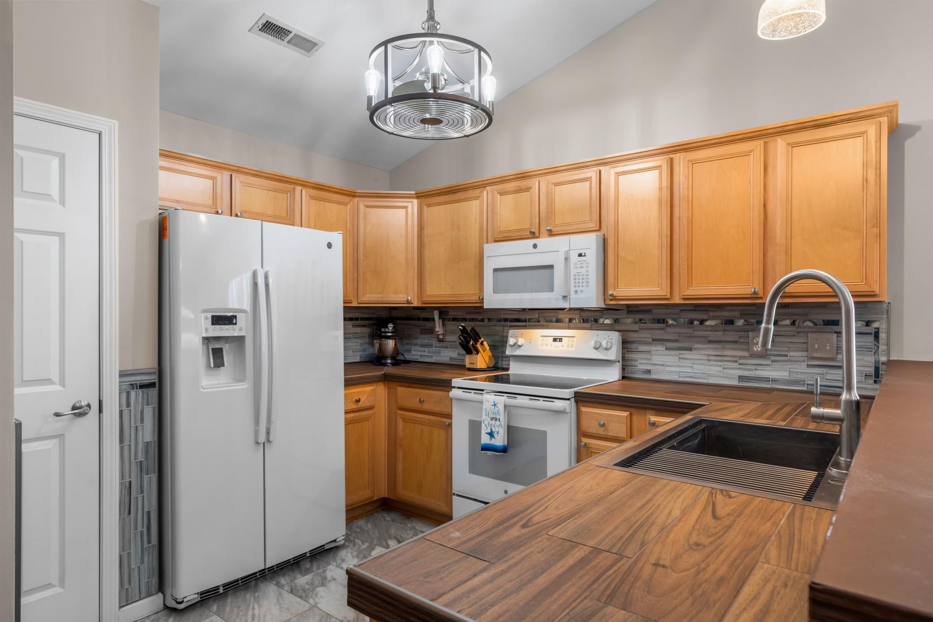 6479 Royal Pine Dr. Photo 11