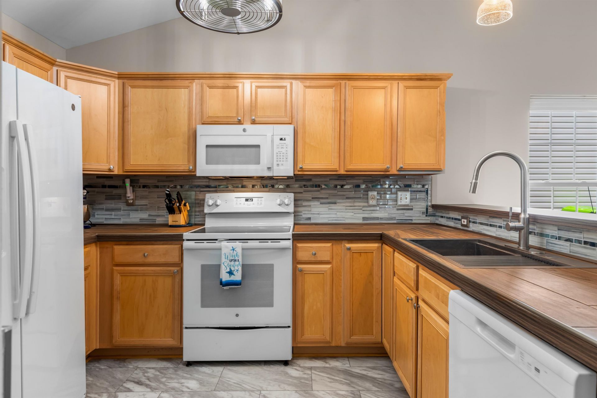 6479 Royal Pine Dr. Photo 12