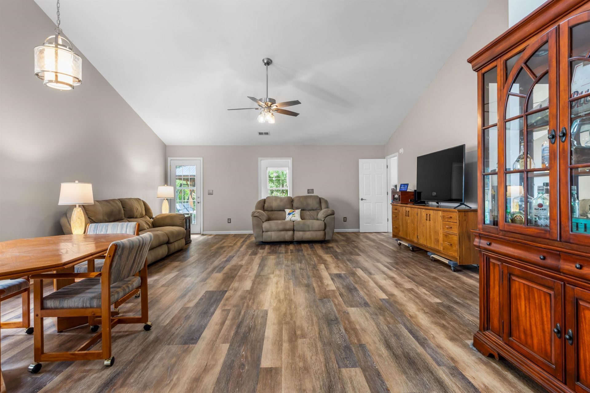 6479 Royal Pine Dr. Photo 8