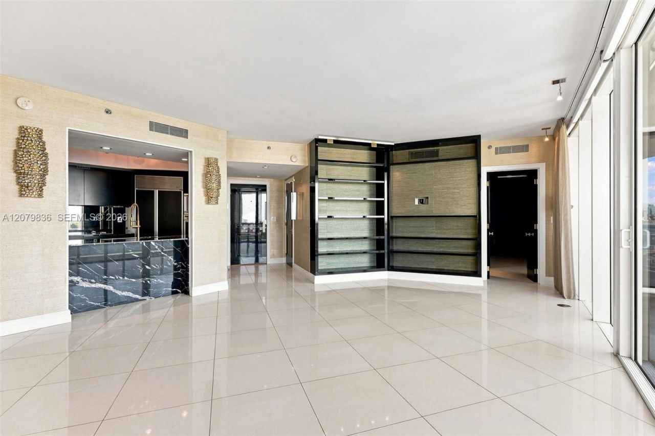 400 Alton Rd, Unit 1804, Miami Beach, FL 33139 Photo