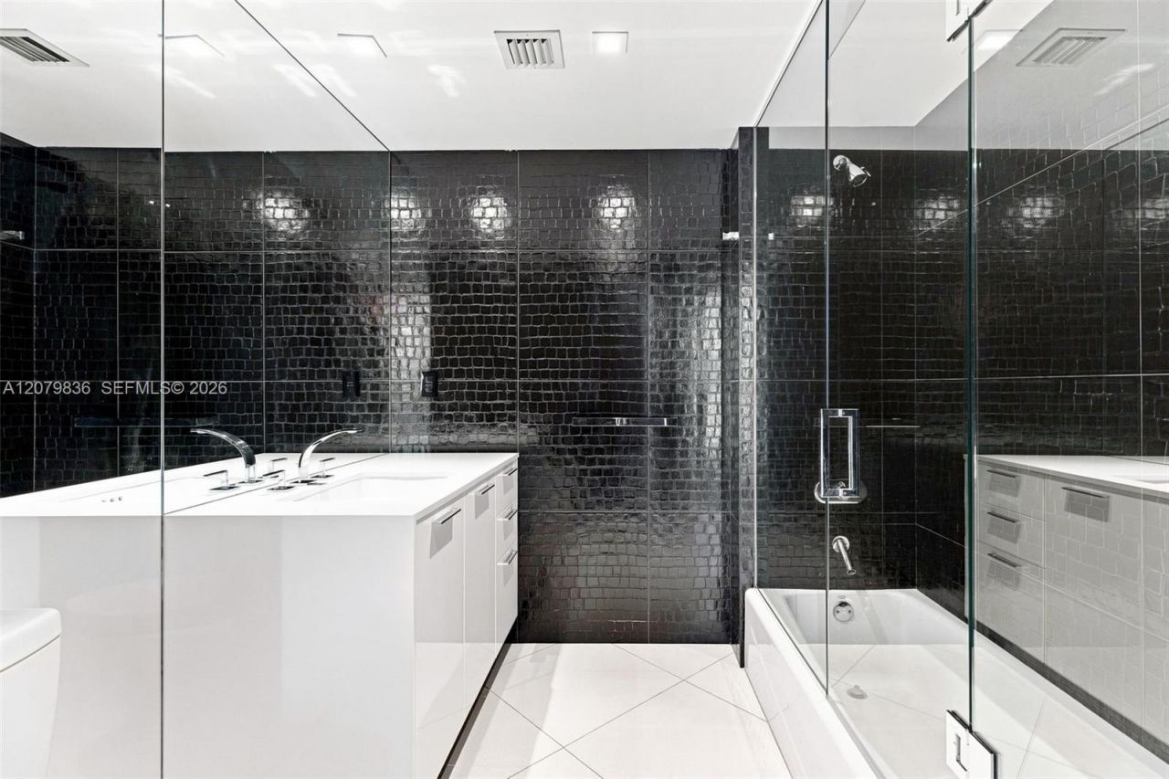 400 Alton Rd, Unit 1804, Miami Beach, FL 33139 Photo