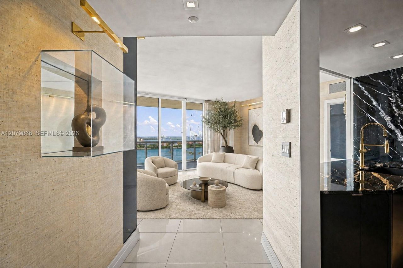 400 Alton Rd, Unit 1804, Miami Beach, FL 33139 Photo