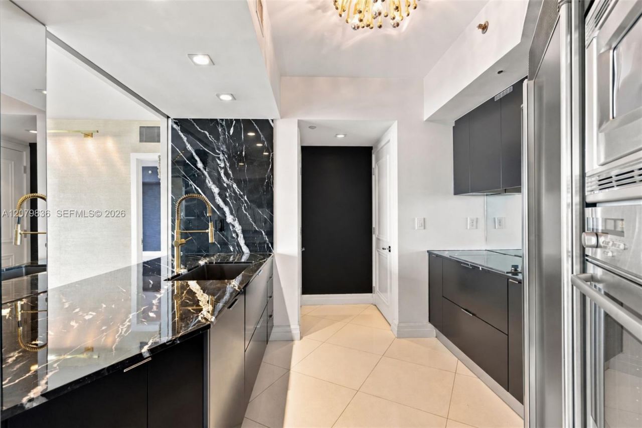 400 Alton Rd, Unit 1804, Miami Beach, FL 33139 Photo