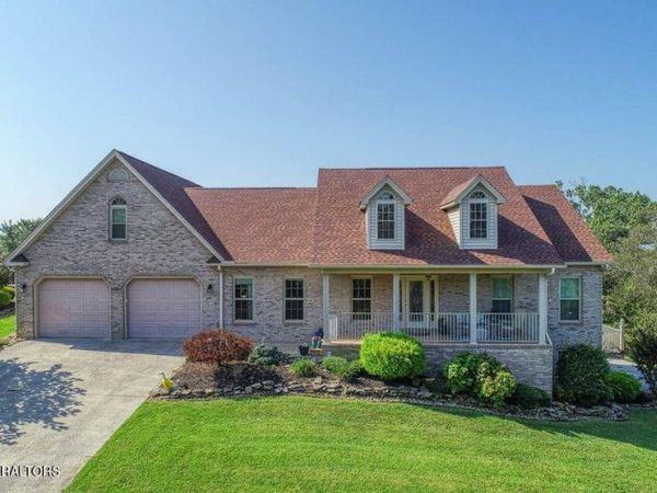 849 Pinnacle Drive, Dandridge, TN 37725