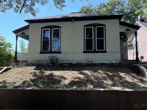 2108 S 14th Street, St Joseph, MO 64503