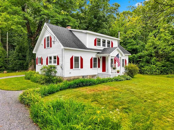40 Old Sandown Road, Chester, NH 03036