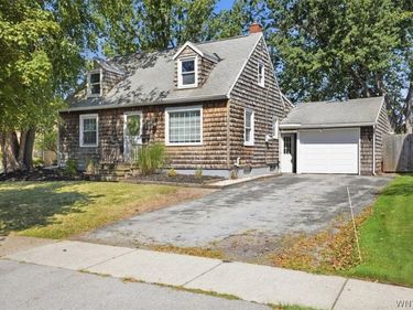132 Farmingdale Road, Buffalo, NY 14225
