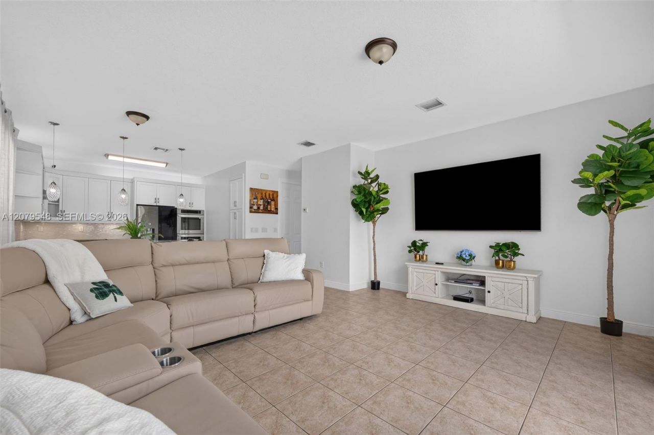 18051 SW 41st St, Miramar, FL 33029 Photo