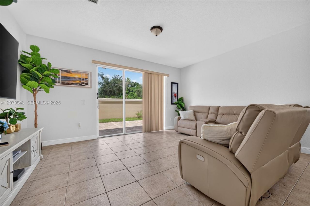 18051 SW 41st St, Miramar, FL 33029 Photo