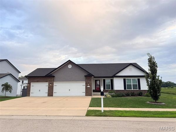 625 Monarch Drive, O'Fallon, IL 62269