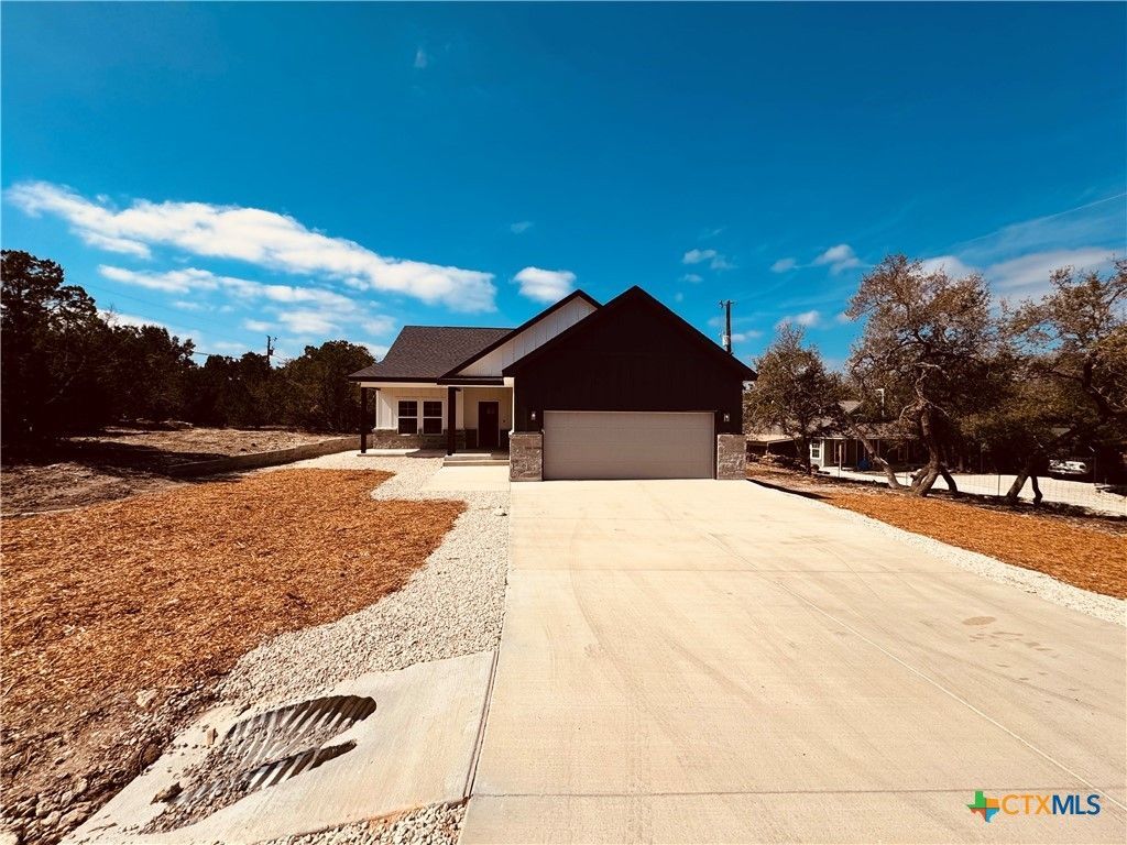 1736 Stallion Springs, Fischer, TX 78623 Main Photo