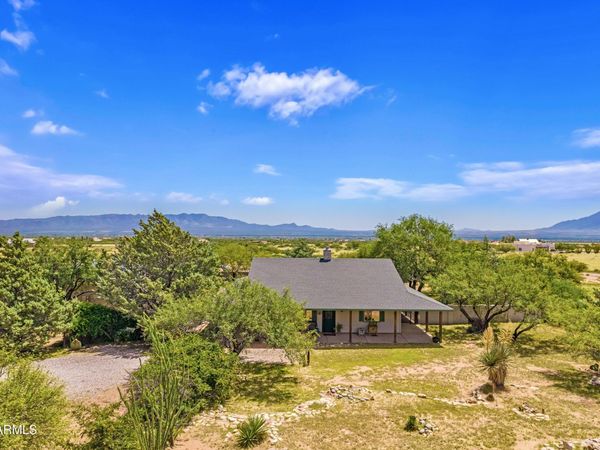 9009 S OAKRIDGE Drive, Hereford, AZ 85615