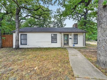 1629 Robinwood Drive, Fort Worth, TX 76111