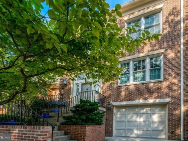 127 GRETNA GREEN COURT , ALEXANDRIA, VA 22304