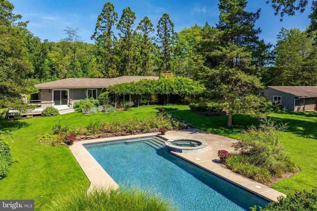 1741 AQUETONG ROAD, NEW HOPE, PA 18938