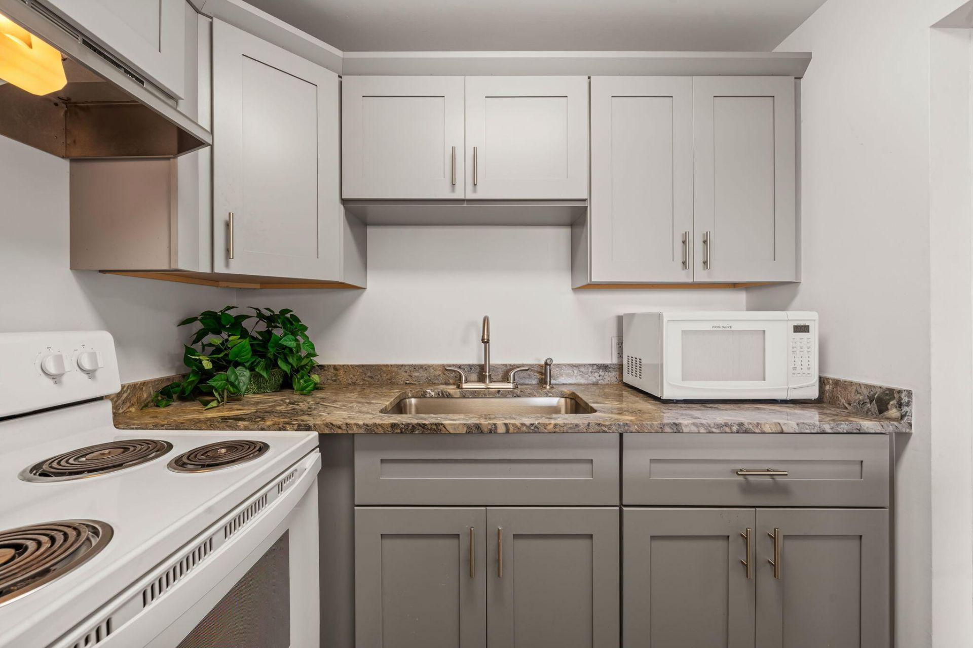 413 Southampton A, West Palm Beach, FL 33417 Photo
