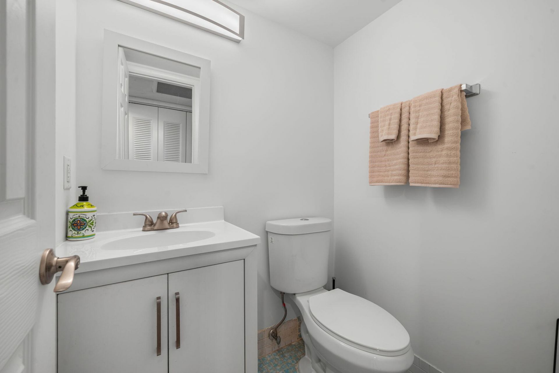 413 Southampton A, West Palm Beach, FL 33417 Photo
