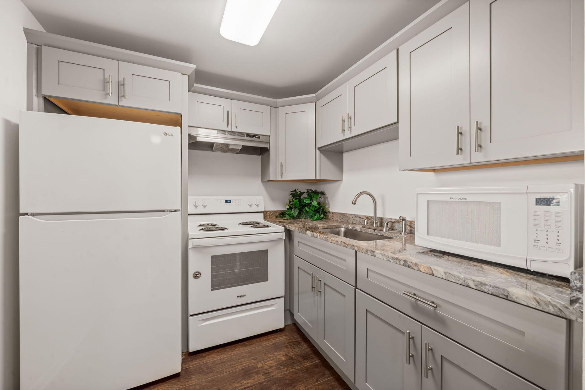 413 Southampton A, West Palm Beach, FL 33417 Photo
