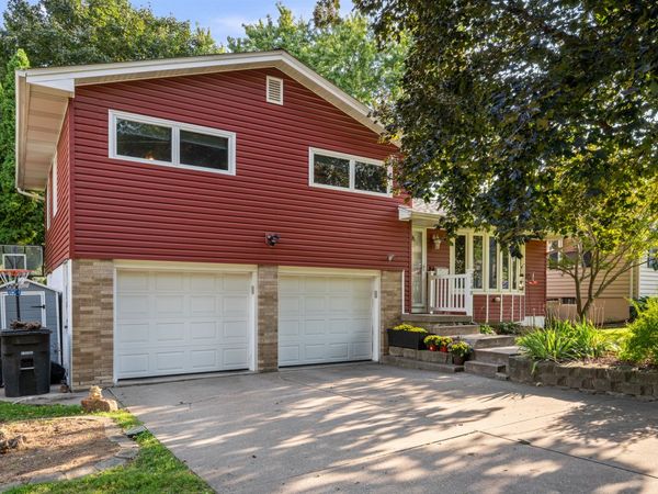 3140 11th Avenue , Moline, IL 61265