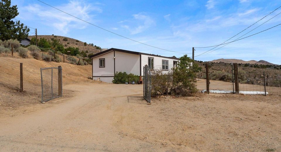 325 Gerdes Avenue, Sun Valley, NV 89433 Photo