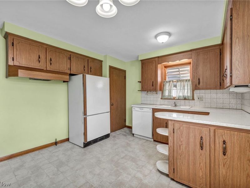 13107 Woodward Boulevard, Garfield Heights, OH 44125 Photo 11