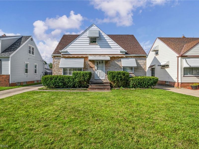 13107 Woodward Boulevard, Garfield Heights, OH 44125 Photo 2