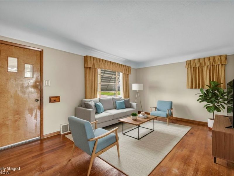 13107 Woodward Boulevard, Garfield Heights, OH 44125 Photo 4