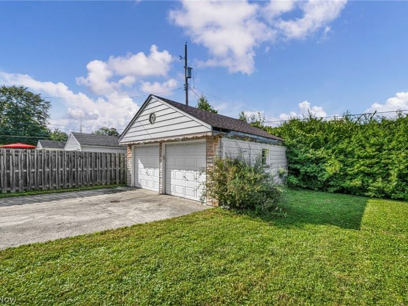 13107 Woodward Boulevard, Garfield Heights, OH 44125 Photo 42