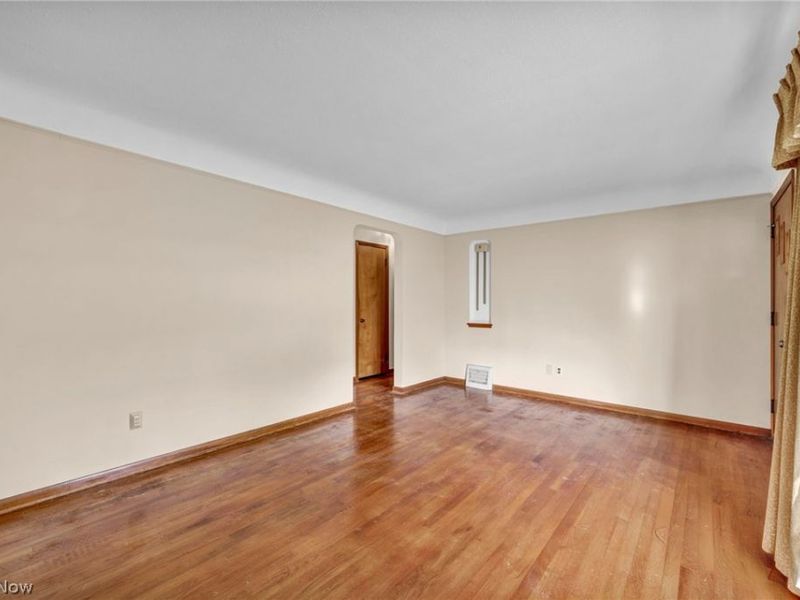13107 Woodward Boulevard, Garfield Heights, OH 44125 Photo 8