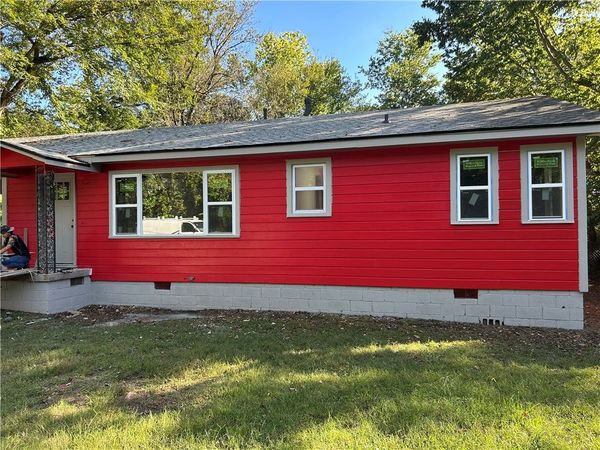 6 W Montgomery Street , Fayetteville, AR 72701