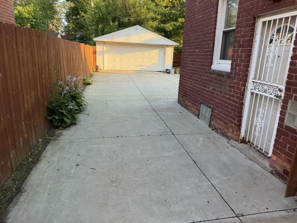 15292 Spring Garden Street, Detroit, MI 48205