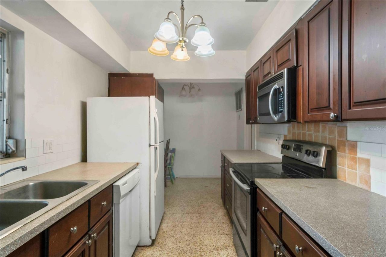 2695 S East Avenue , Sarasota, FL 34239 Photo