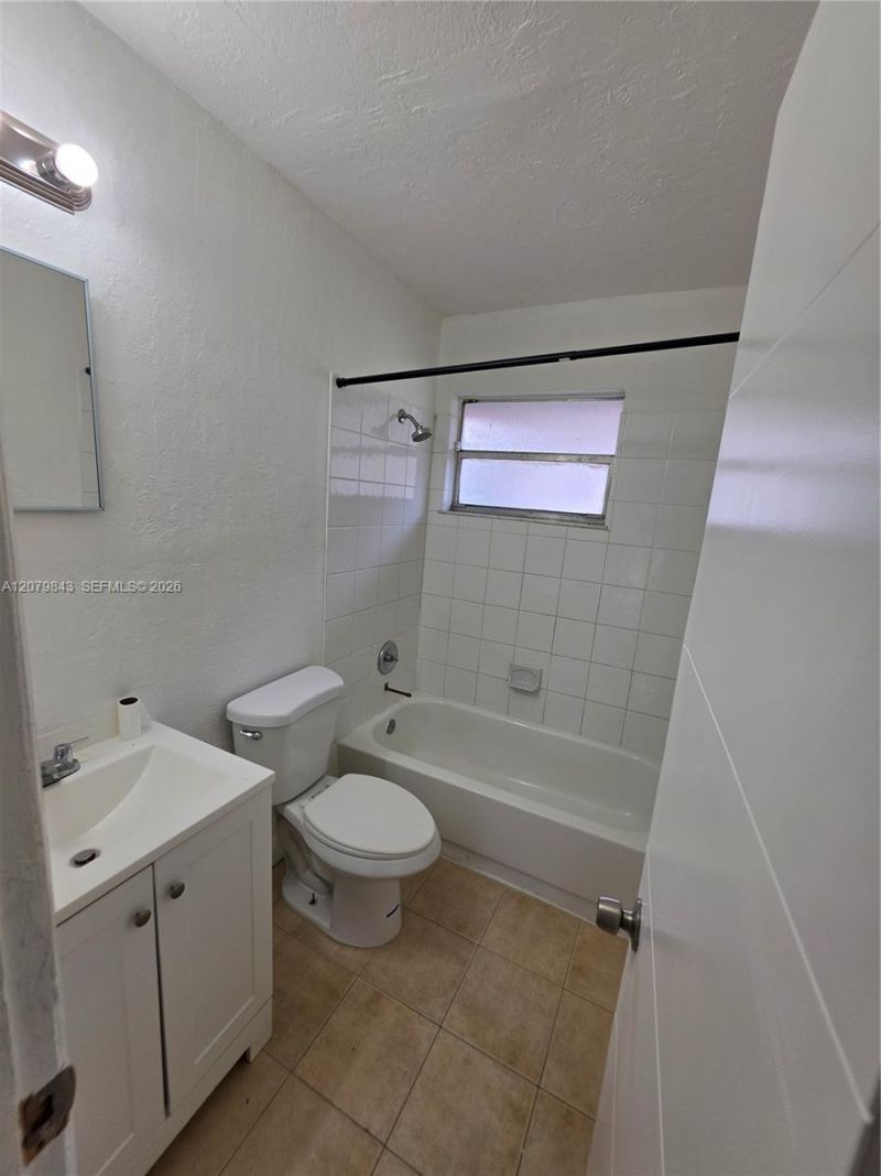 2736 NW 15th Ct, Unit 2, Fort Lauderdale, FL 33311 Photo