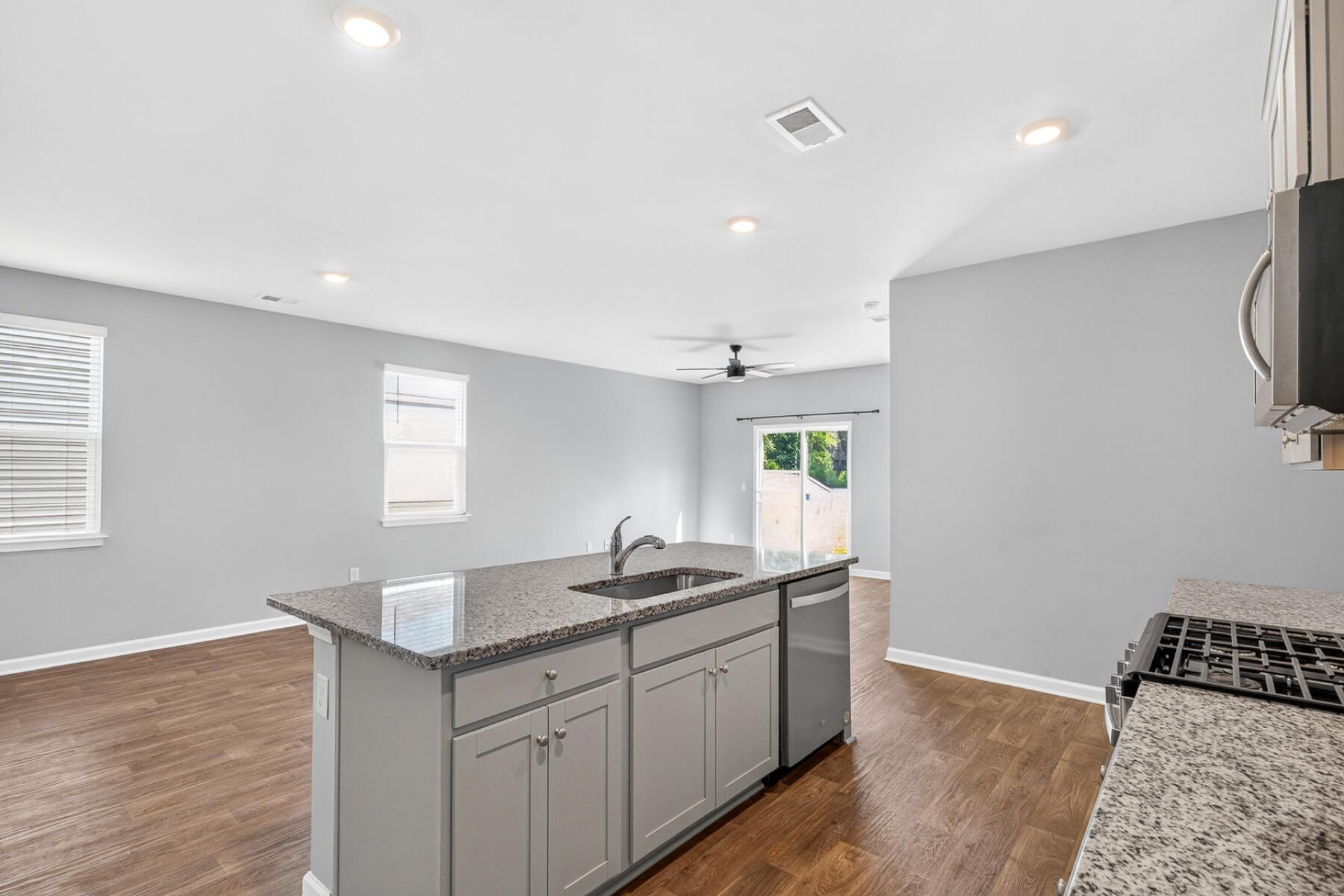 706 Ladywood Photo 16