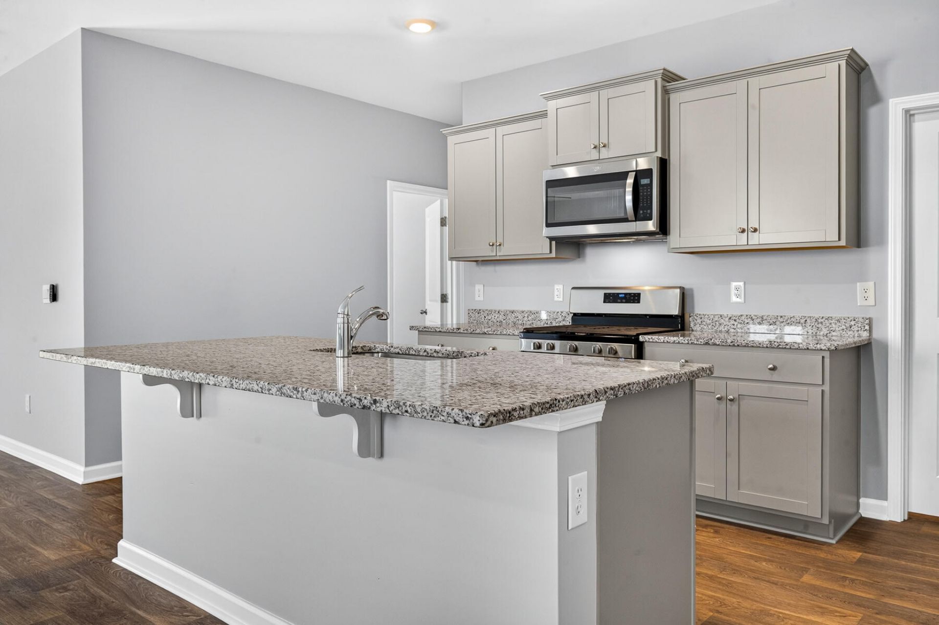 706 Ladywood Photo 22