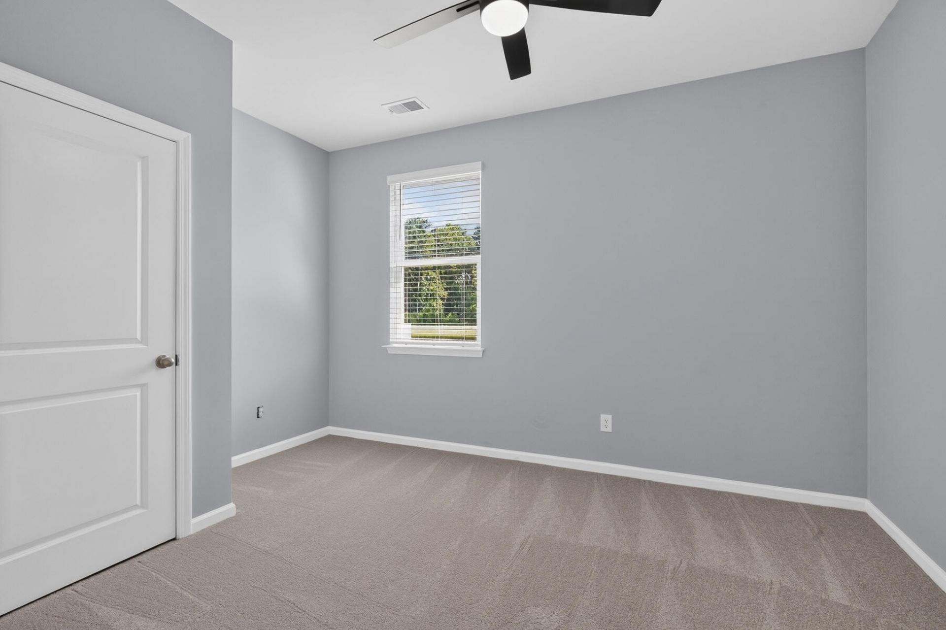 706 Ladywood Photo 25