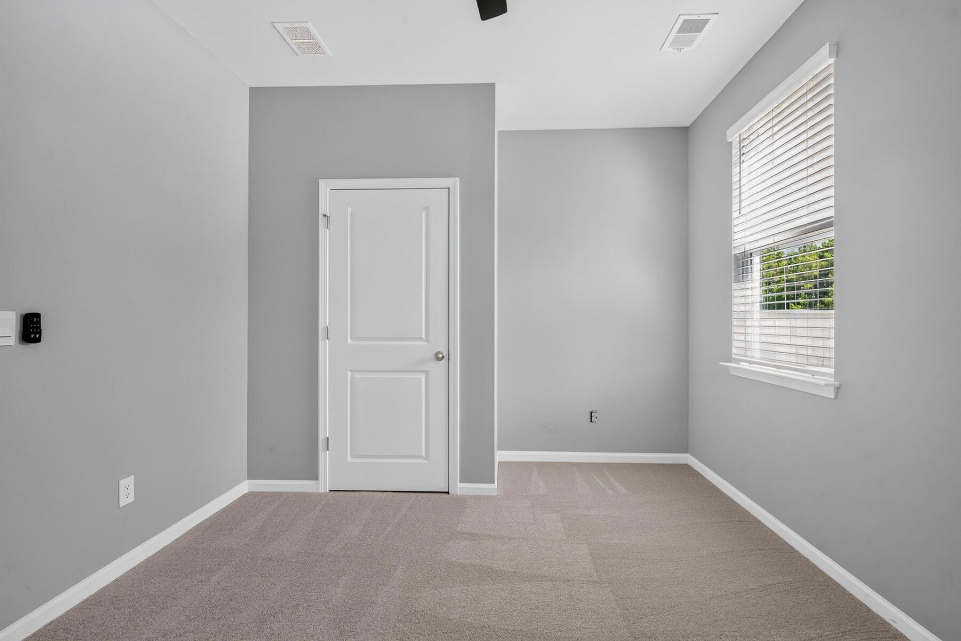 706 Ladywood Photo 26
