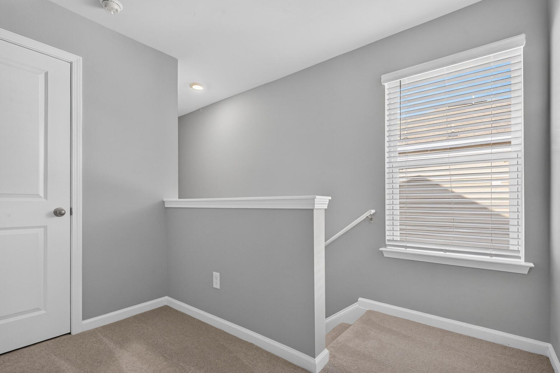 706 Ladywood Photo 28