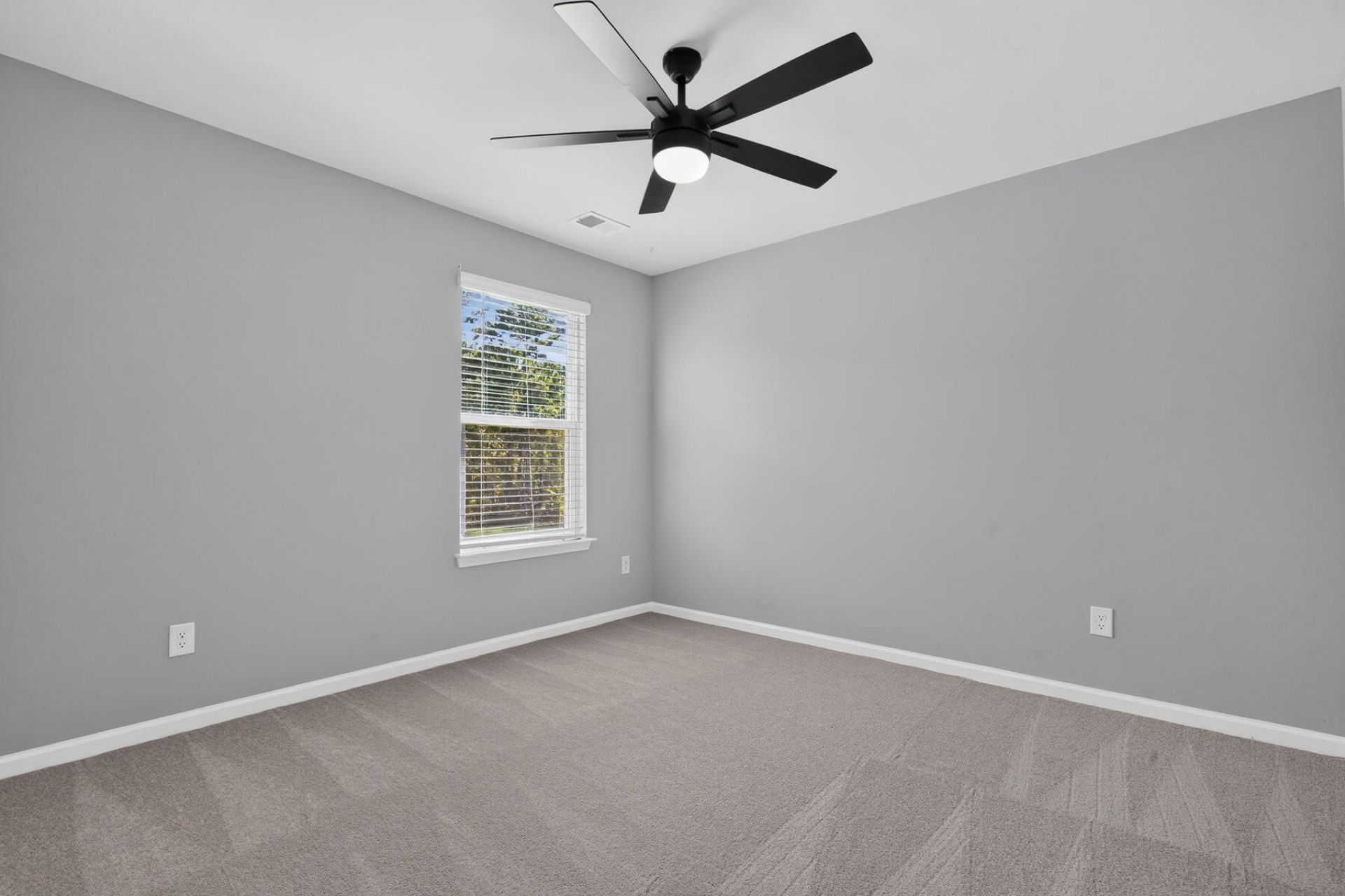 706 Ladywood Photo 44