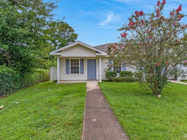 9767 Cobblebrook Dr, Pensacola, FL 32506